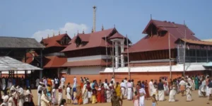 ഗുരുവായൂർ ശ്രീകൃഷ്ണ ക്ഷേത്രം: ഭക്തരുടെ ഹൃദയത്തിലെ ദൈവിക തീർത്ഥസ്ഥാനം